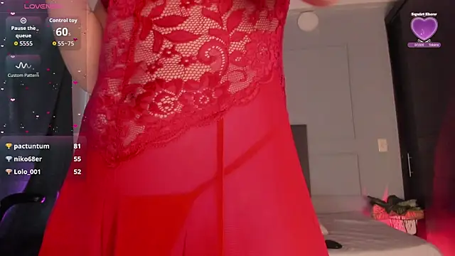 Snapshot of Sweet_Janne_ chatting on 10.30.25 Sweet Janne online show from 10.30.25