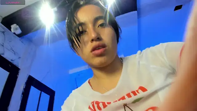 Snapshot of Starbutterflyy_ chatting on 10.03.25 Starbutterflyy online show from 10.03.25