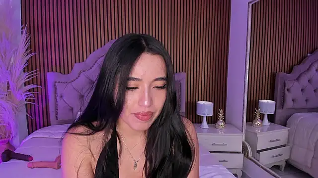 Starbutterflyy  online show from 03.14.26