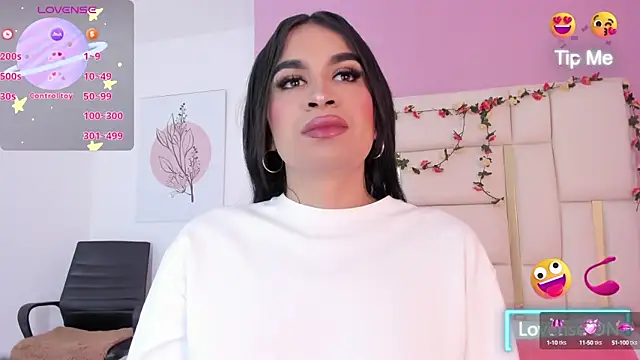 Snapshot of Silvana-Castro chatting on 09.20.25 Silvana-Castro online show from 09.20.25