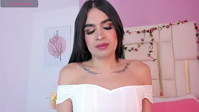 Snapshot of Silvana-Castro chatting on 09.21.25 Silvana-Castro online show from 09.21.25