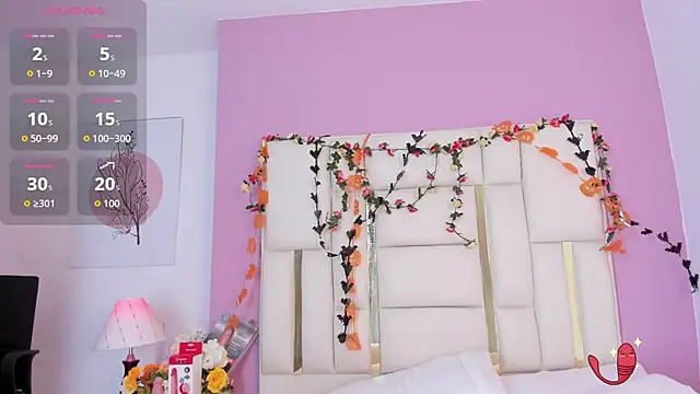 Snapshot of Silvana-Castro chatting on 10.30.25 Silvana-Castro online show from 10.30.25