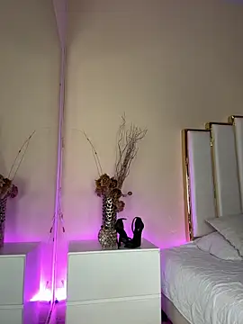 Snapshot of Alexandraa_Gomez chatting on 09.30.25 Alexandraa Gomez online show from 09.30.25