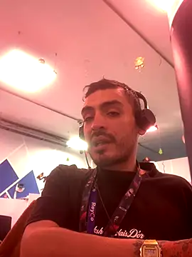 malek xarx  online show from 11.28.25