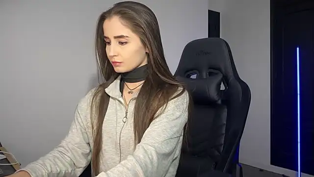 Snapshot of s_meow chatting on 10.10.25 s meow online show from 10.10.25