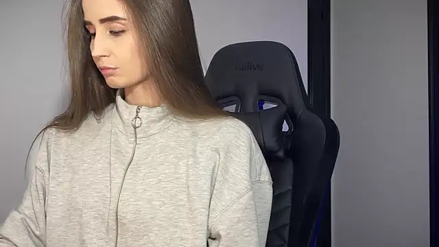 Snapshot of s_meow chatting on 10.11.25 s meow online show from 10.11.25