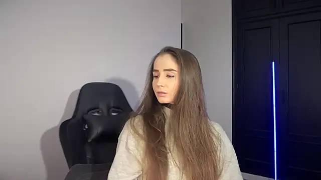 Snapshot of s_meow chatting on 11.12.25 s meow online show from 11.12.25