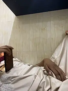 Snapshot of qusai12344 chatting on 11.16.25 qusai12344 online show from 11.16.25