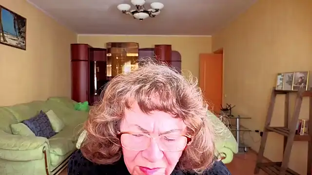 Snapshot of Betty_Brick chatting on 01.18.26 Betty Brick online show from 01.18.26