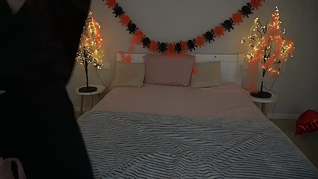 BerryDiva online show from 10.19.25