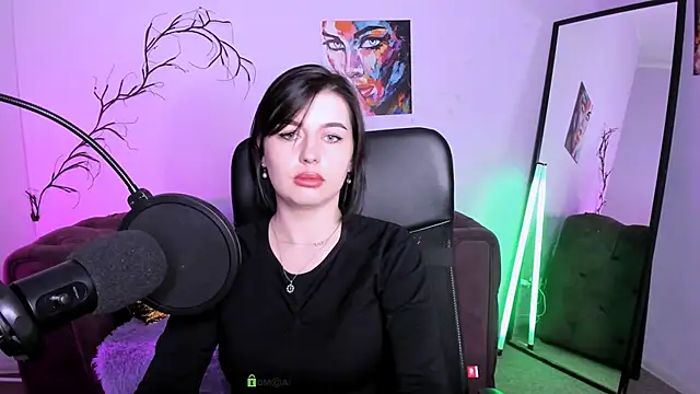 Snapshot of violett_queen12 chatting on 11.09.25 violett queen12 online show from 11.09.25