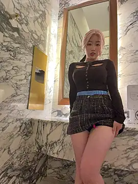 winter11 online show from 10.04.25