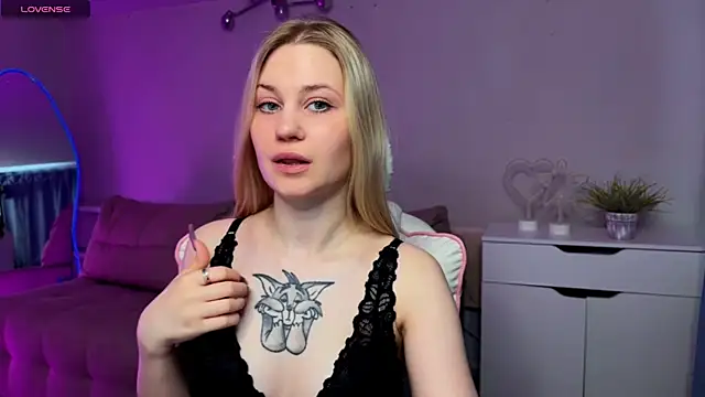 Sofia Kenwood online show from 04.12.26