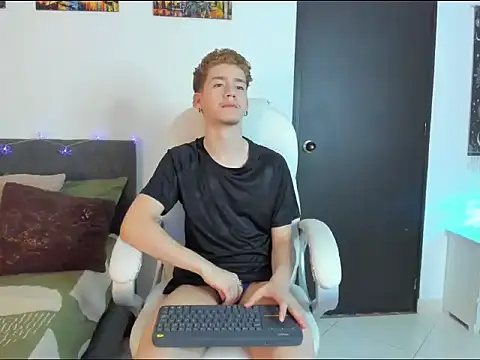 Snapshot of ThiagooJames chatting on 02.14.26 ThiagooJames online show from 02.14.26