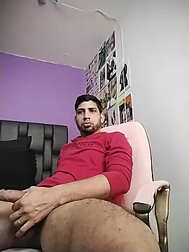 Snapshot of ashtoncooperr chatting on 10.10.25 ashtoncooperr online show from 10.10.25