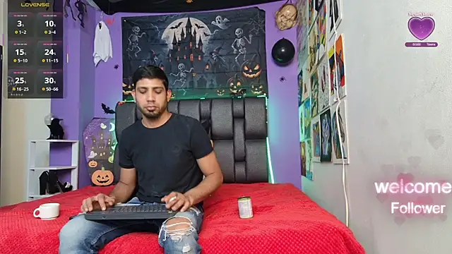 Snapshot of ashtoncooperr chatting on 10.20.25 ashtoncooperr online show from 10.20.25