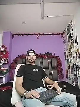 ashtoncooperr online show from 12.21.25