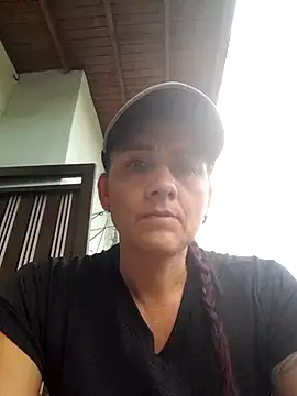 Snapshot of darling_hott chatting on 11.02.25 darling hott online show from 11.02.25