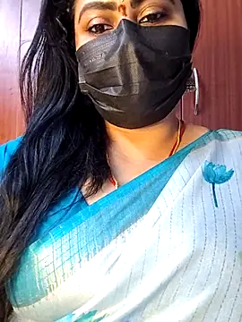 honey-flower online show from 10.15.25