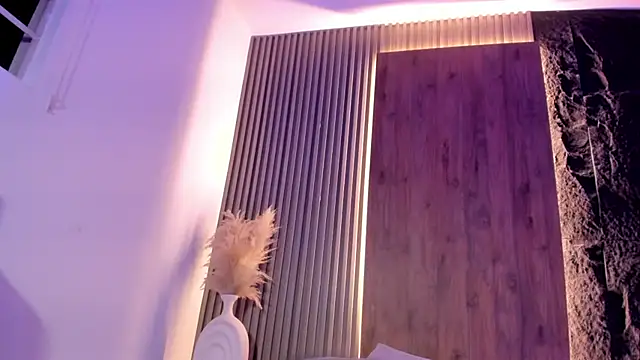 Snapshot of evelin_lopezz chatting on 10.29.25 evelin lopezz online show from 10.29.25