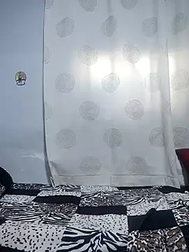 Snapshot of linakhalifa chatting on 10.11.25 linakhalifa online show from 10.11.25