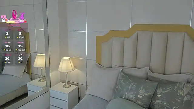 Snapshot of MaddieParker chatting on 10.08.25 MaddieParker online show from 10.08.25