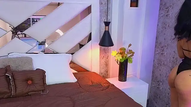 Saara evans  online show from 09.23.25