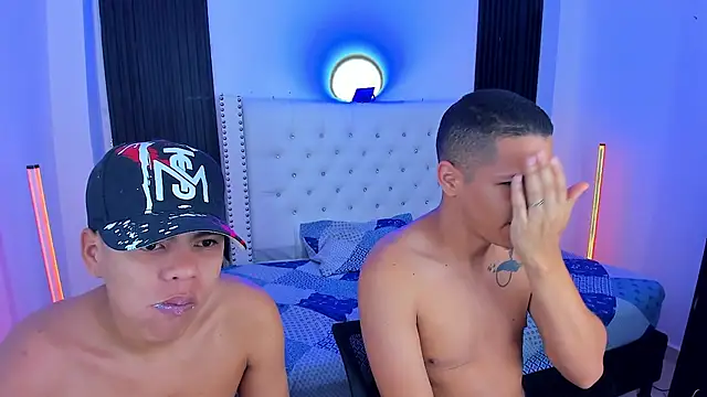 Snapshot of Latin_Boyss_ chatting on 11.10.25 Latin Boyss online show from 11.10.25