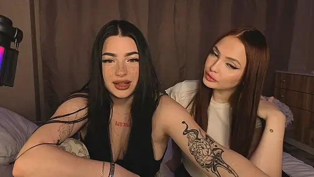 Snapshot of honey_____bunny chatting on 10.17.25 honey bunny online show from 10.17.25