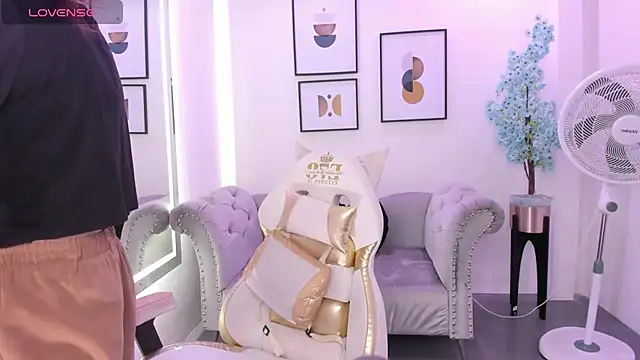 Alicia leclair online show from 12.17.25