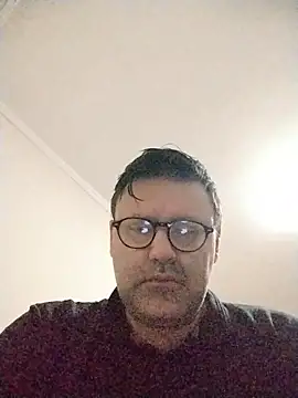 Snapshot of LeoMaduroSP chatting on 10.27.25 LeoMaduroSP online show from 10.27.25