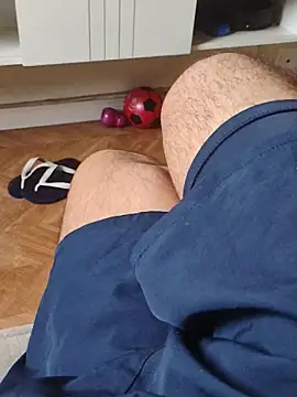 Snapshot of LeoMaduroSP chatting on 10.29.25 LeoMaduroSP online show from 10.29.25