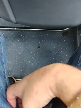 Snapshot of LeoMaduroSP chatting on 10.30.25 LeoMaduroSP online show from 10.30.25