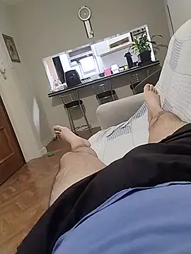 Snapshot of LeoMaduroSP chatting on 10.31.25 LeoMaduroSP online show from 10.31.25