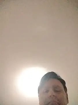 Snapshot of LeoMaduroSP chatting on 11.15.25 LeoMaduroSP online show from 11.15.25