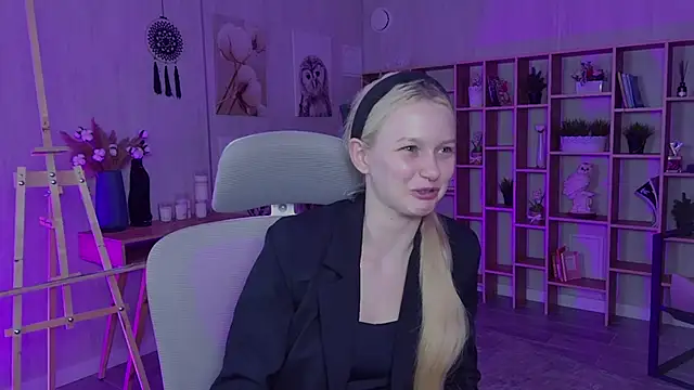 AvaDaviis online show from 09.17.25