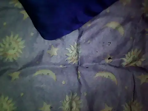 Snapshot of 20cmloiro chatting on 10.10.25 20cmloiro online show from 10.10.25