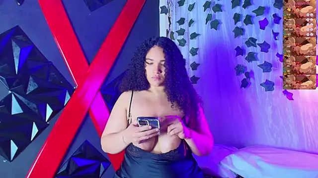 ivonne diaz1 online show from 12.04.25