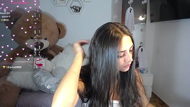 Snapshot of channel-rose1 chatting on 10.27.25 channel-rose1 online show from 10.27.25