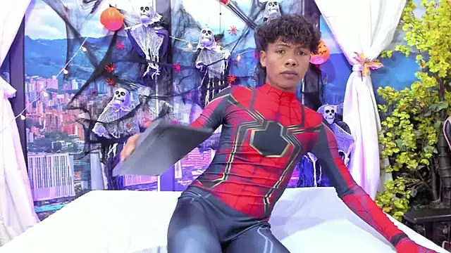 Snapshot of MilthonDelis chatting on 10.21.25 MilthonDelis online show from 10.21.25