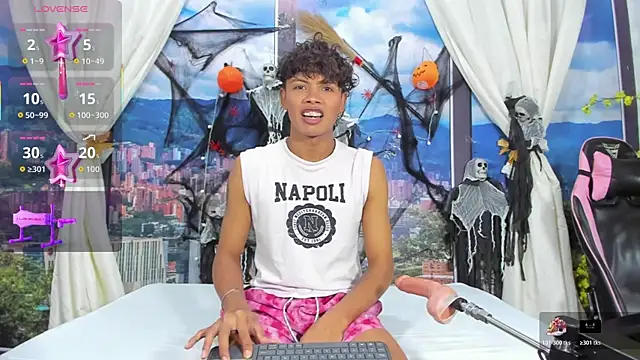 Snapshot of MilthonDelis chatting on 10.25.25 MilthonDelis online show from 10.25.25