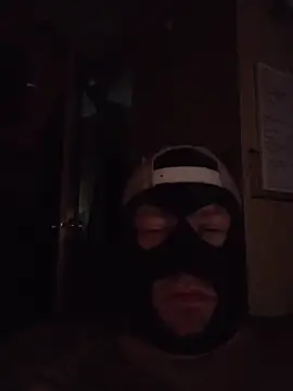 Snapshot of JoeyUhOh chatting on 11.09.25 JoeyUhOh online show from 11.09.25