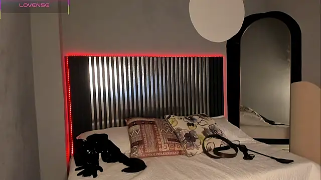 Emilybeltons online show from 10.17.25