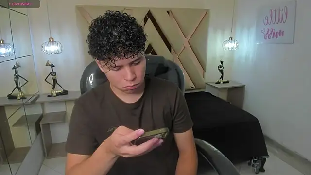 BenjaminBottonn online show from 10.07.25