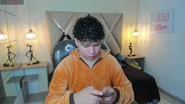 BenjaminBottonn online show from 10.09.25