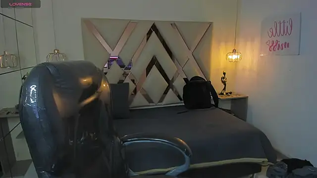 BenjaminBottonn online show from 10.27.25