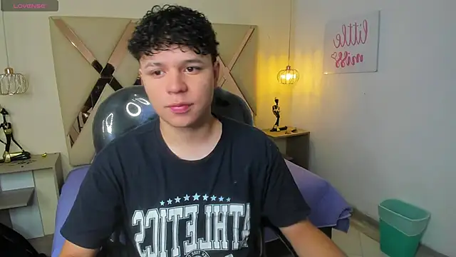 BenjaminBottonn online show from 11.03.25