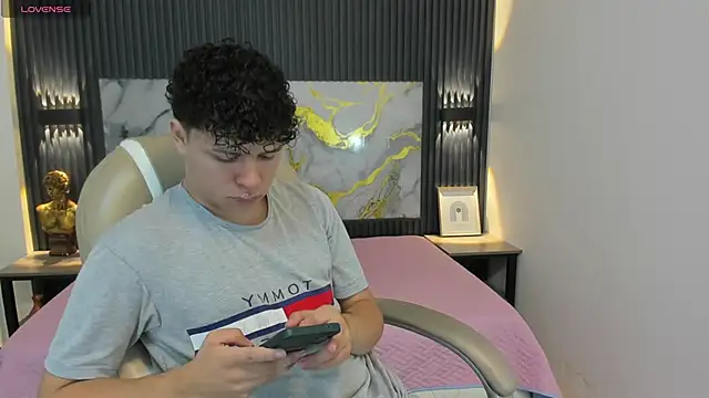 BenjaminBottonn online show from 11.06.25