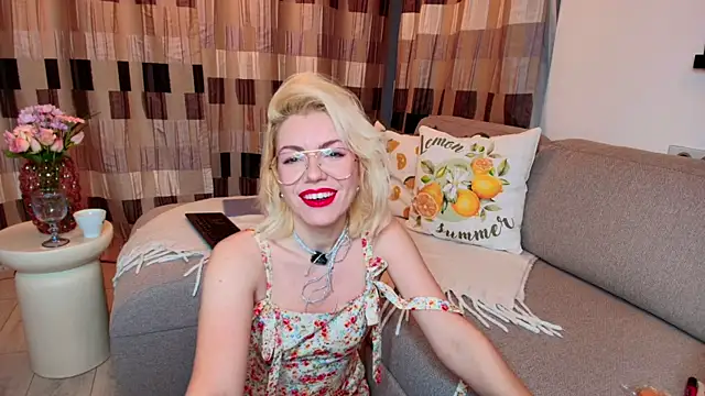 Snapshot of Hellen_TheSoul chatting on 04.30.26 Hellen TheSoul online show from 04.30.26