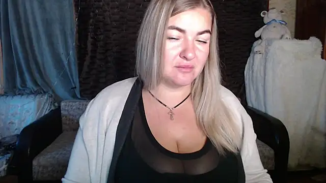 NikaSkylink online show from 10.15.25